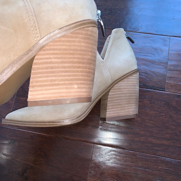 Steve Madden Alyse Tan Suede Booties 8.5 - Picture 8 of 8